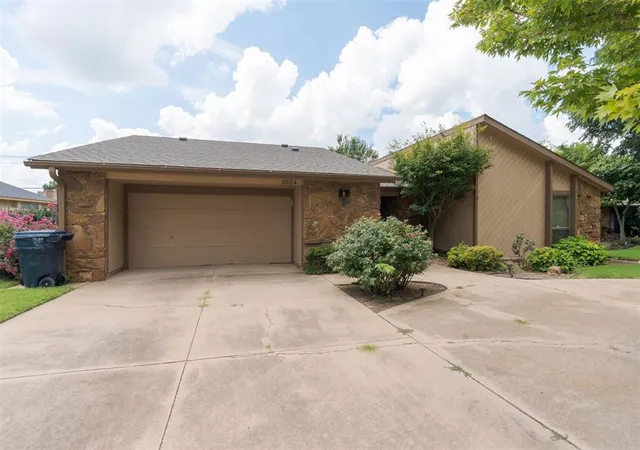 Photo 4 of Sale Pending at 2624 SW 111th Street, Oklahoma City, OK 73170 | MLS# 1239698 | Listing updated on 2026-08-14