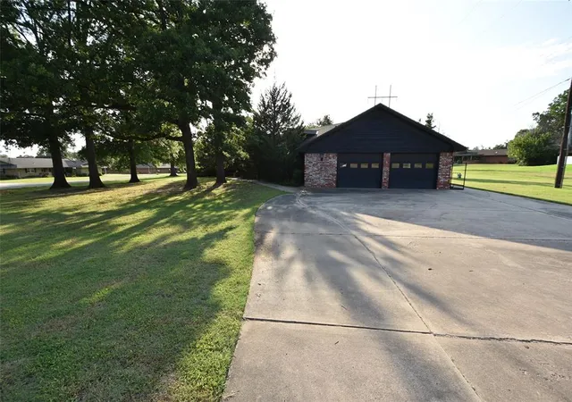 Photo 4 of Sale Pending at 726 Robin Rd, Seminole, OK 74868 | MLS# 1239716 | Listing updated on 2026-07-31