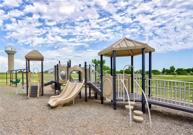 10th image of 1920 Redwood Ln, El Reno, OK 73036 | MLS# 1239720