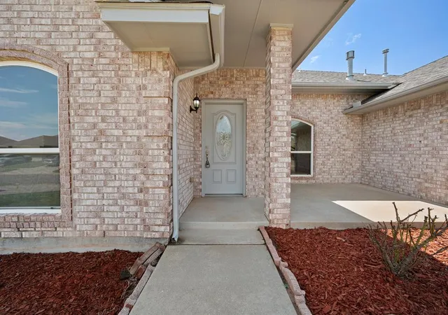4th image of 909 Greenfield Ave, Yukon, OK 73099 | MLS# 1239738