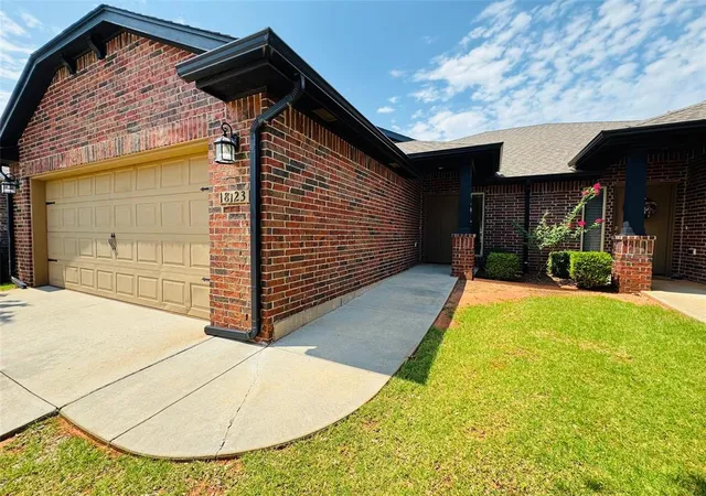 2nd image of 18123 Manera Wy, Edmond, OK 73012 | MLS# 1239745