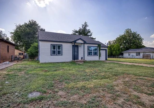 3rd image of 1114 S 11Th St, Kingfisher, OK 73750 | MLS# 1239754