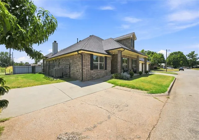 Photo 3 of Single family home for sale at 600 Del Hvn Dr, Del City, OK 73115 | MLS# 1239769 | Listing updated on 2026-09-01