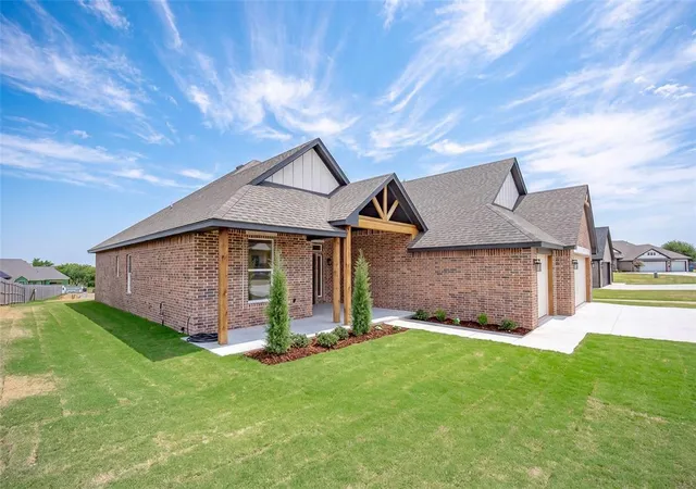 2nd image of 1429 Buckhorn Pl, Tuttle, OK 73089 | MLS# 1239772