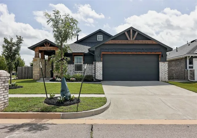 2nd image of 15924 Flat Hill Ln, Oklahoma City, OK 73170 | MLS# 1239782
