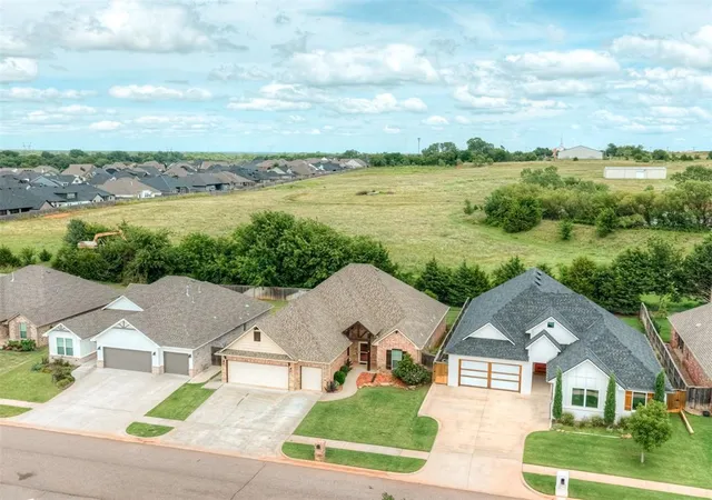 Photo 3 of Sale Pending at 3715 Timberbrook Dr, Norman, OK 73069 | MLS# 1239784 | Listing updated on 2026-08-26
