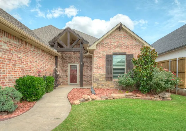 Photo 3 of Sale Pending at 3715 Timberbrook Dr, Norman, OK 73069 | MLS# 1239784 | Listing updated on 2026-08-26