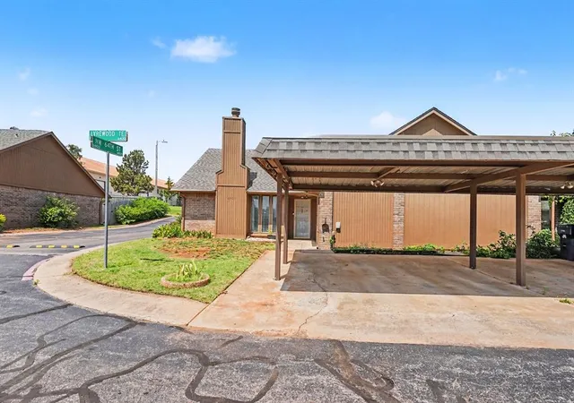 1st image of 6409 Lyrewood Ter, Oklahoma City, OK 73132 | MLS# 1239793
