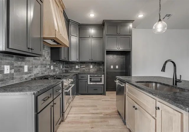 3rd image of 4817 Misty Wood Ln, Mustang, OK 73064 | MLS# 1239801