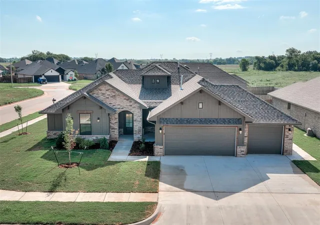 1st image of 4900 Vine Cliff Rd, Mustang, OK 73064 | MLS# 1239811