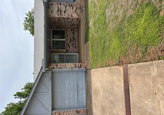 2nd image of 1505 Se 9th St, Moore, OK 73160 | MLS# 1239816