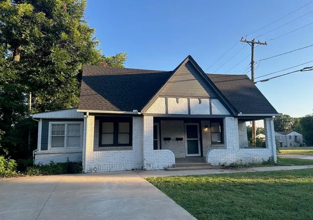 Listing Photo 1 - Condo for sale in building located at 726 NW 25th St, Oklahoma City, OK 73103