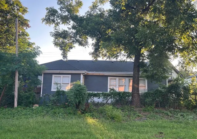 Listing Photo 5 - Condo for sale in building located at 726 NW 25th St, Oklahoma City, OK 73103