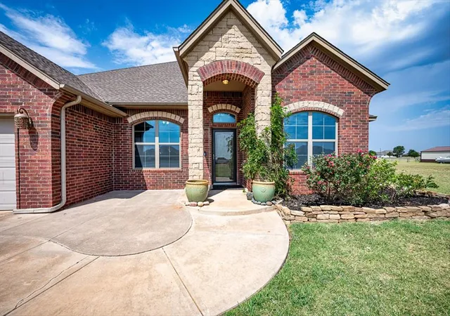 Photo 3 of Single family home for sale at 6671 Wilson Dr, Piedmont, OK 73078 | MLS# 1239832 | Listing updated on 2026-09-19