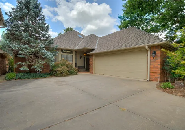 2nd image of 1032 Riviera Dr, Norman, OK 73072 | MLS# 1239833