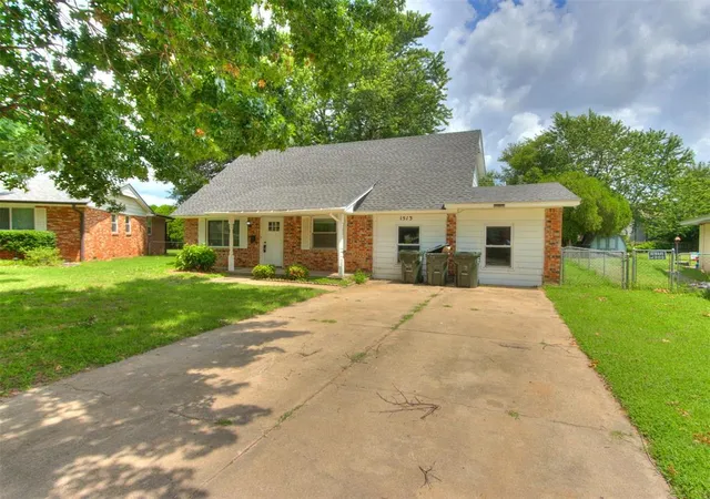 2nd image of 1513 Cherry Stone St, Norman, OK 73072 | MLS# 1239834