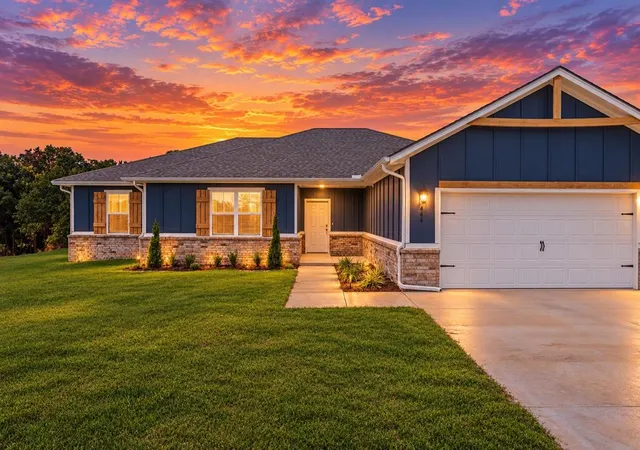 Photo 1 of Single family home for sale at 464 Cumberland Dr, Guthrie, OK 73044 | MLS# 1239857 | Listing updated on 2026-09-23