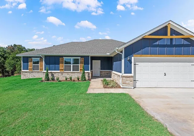 Photo 3 of Single family home for sale at 464 Cumberland Dr, Guthrie, OK 73044 | MLS# 1239857 | Listing updated on 2026-09-23
