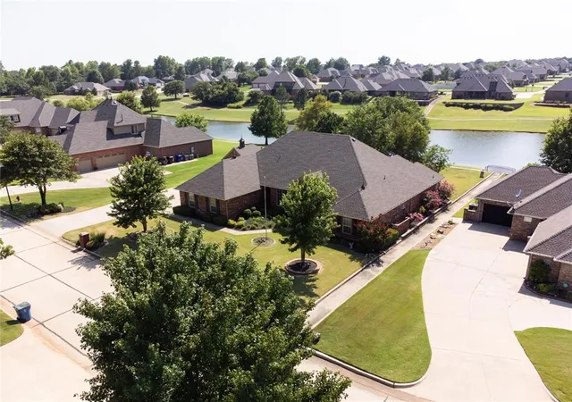 2nd image of 2555 Cross Cut Ln, Choctaw, OK 73020 | MLS# 1239869