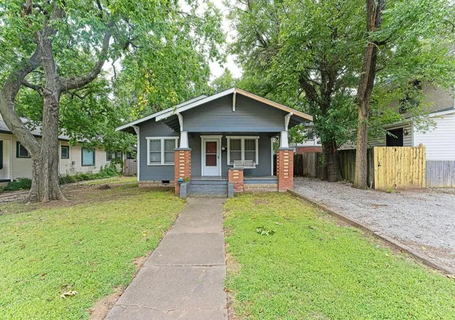 1st image of 310 Castro St, Norman, OK 73069 | MLS# 1239872