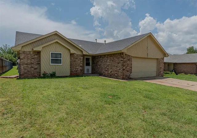 Photo 1 of Sale Pending at 521 Gray Fox Run, Edmond, OK 73003 | MLS# 1239875 | Listing updated on 2026-08-11