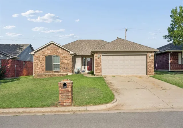 1st image of 309 Bradgate Dr, Yukon, OK 73099 | MLS# 1239880