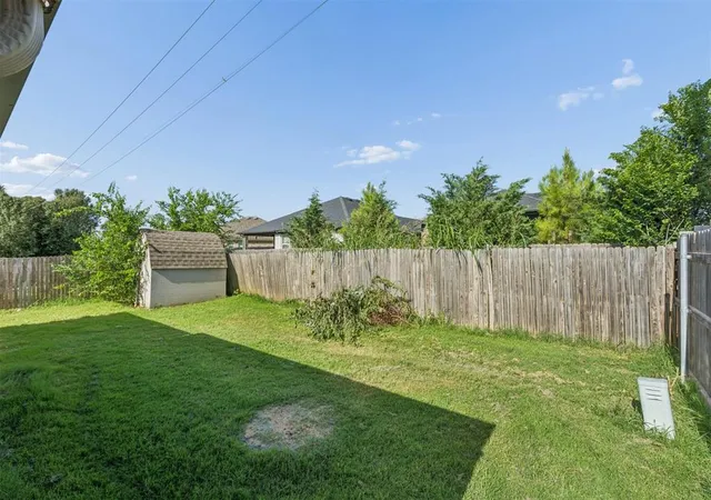 37th image of 309 Bradgate Dr, Yukon, OK 73099 | MLS# 1239880