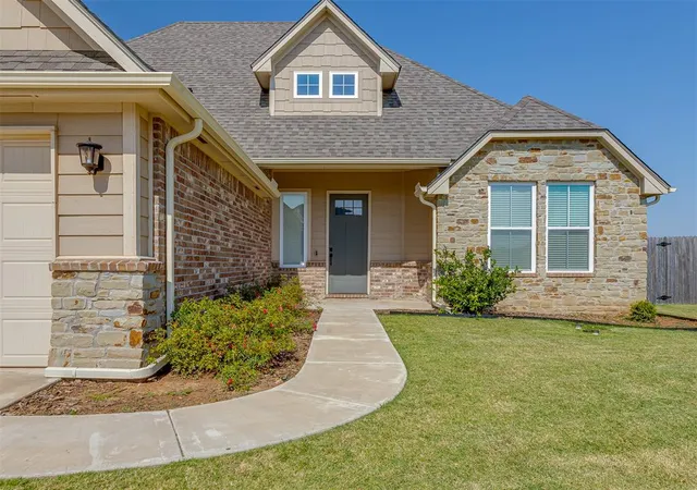 1st image of 509 Carlow Wy, Yukon, OK 73099 | MLS# 1239881