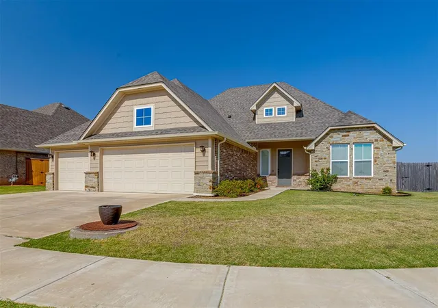 3rd image of 509 Carlow Wy, Yukon, OK 73099 | MLS# 1239881