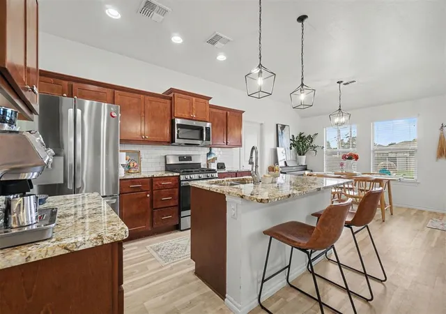 Photo 4 of Sale Pending at 1009 Avalon Ct, Altus, OK 73521 | MLS# 1239889 | Listing updated on 2026-09-04