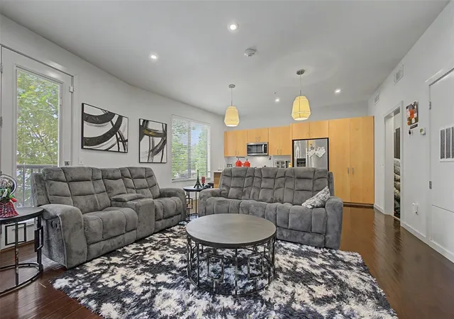 Listing Photo 5 - Condo for sale in building located at 627 Couch Dr, Oklahoma City, OK 73102 - Unit #N10