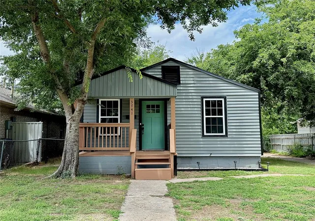 Photo 2 of Sale Pending at 3741 Nw 29th Street, Oklahoma City, OK 73107 | MLS# 1239912 | Listing updated on 2026-08-19