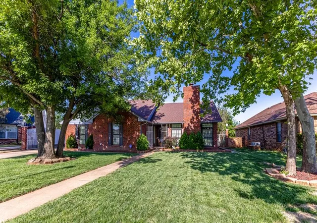 2nd image of 2325 East Hills Dr, Moore, OK 73160 | MLS# 1239927