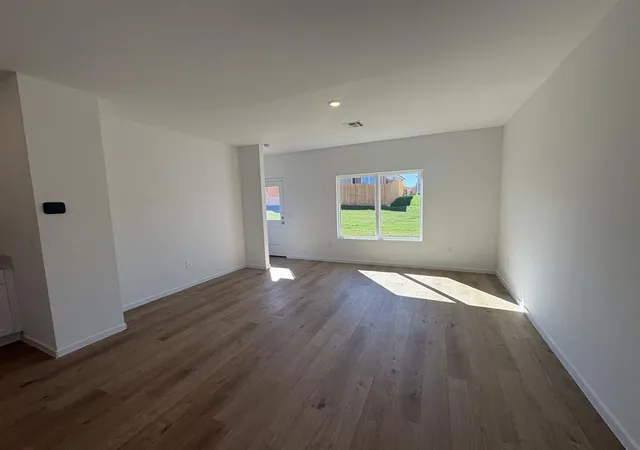 Photo 2 of Single family home for sale at 1123 Saddle Dr, Guthrie, OK 73044 | MLS# 1239928 | Listing updated on 2026-10-08