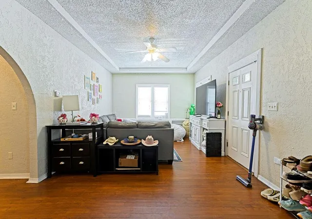 3rd image of 609 S Crawford Ave, Norman, OK 73069 | MLS# 1239932