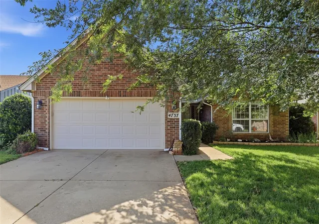 Photo 2 of Single family home for sale at 4737 Hemlock Cir, Oklahoma City, OK 73162 | MLS# 1239945 | Listing updated on 2026-08-10