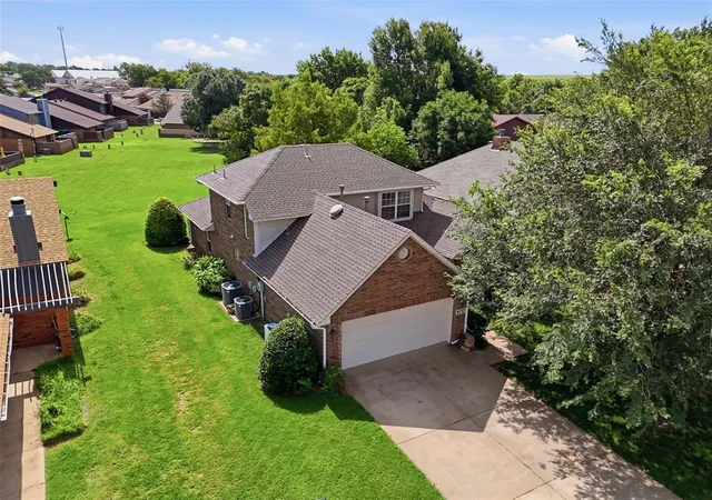 Photo 3 of Single family home for sale at 4737 Hemlock Cir, Oklahoma City, OK 73162 | MLS# 1239945 | Listing updated on 2026-08-10