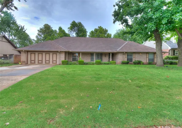 Photo 1 of Sale Pending at 106 N Trl Ridge Rd, Edmond, OK 73012 | MLS# 1239949 | Listing updated on 2026-08-20