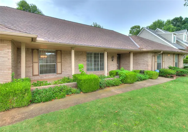 Photo 2 of Sale Pending at 106 N Trl Ridge Rd, Edmond, OK 73012 | MLS# 1239949 | Listing updated on 2026-08-20