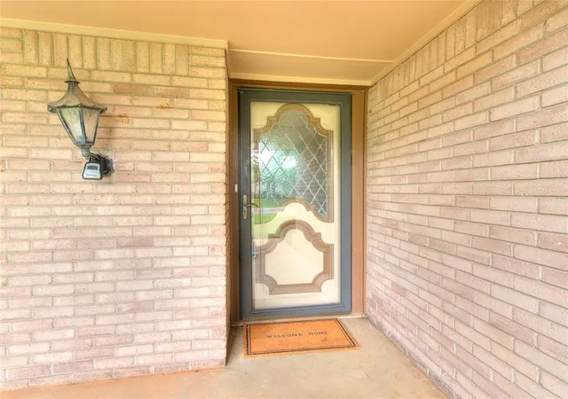 Photo 3 of Sale Pending at 106 N Trl Ridge Rd, Edmond, OK 73012 | MLS# 1239949 | Listing updated on 2026-08-20