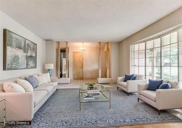 Photo 4 of Sale Pending at 106 N Trl Ridge Rd, Edmond, OK 73012 | MLS# 1239949 | Listing updated on 2026-08-20