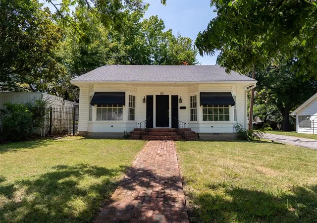 4th image of 621 S Broadway Ave, Ada, OK 74820 | MLS# 1239951