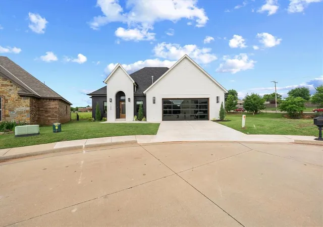 1st image of 1304 Katelyn Ct, Yukon, OK 73099 | MLS# 1239953