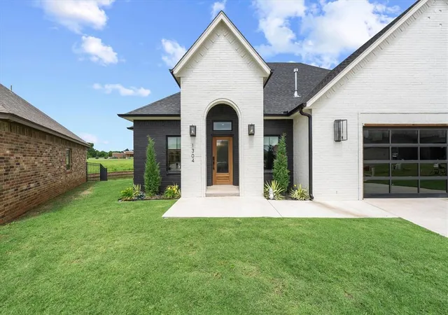 5th image of 1304 Katelyn Ct, Yukon, OK 73099 | MLS# 1239953