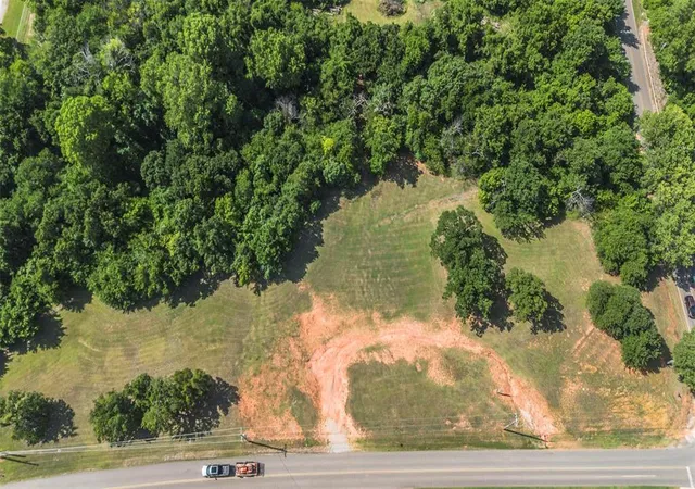 1st image of 12100 S Broadway St, Edmond, OK 73034 | MLS# 1239954