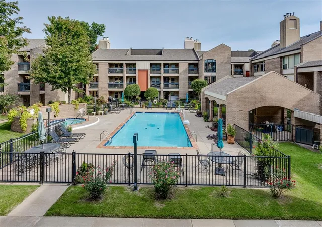 Listing Photo 1 - Condo for sale in building located at 600 NW 4th St, Oklahoma, OK 73102 - Unit #213N