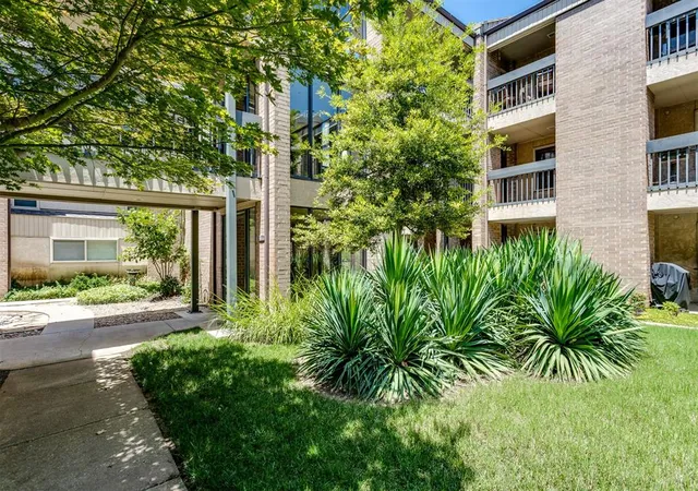 Listing Photo 3 - Condo for sale in building located at 600 NW 4th St, Oklahoma, OK 73102 - Unit #213N