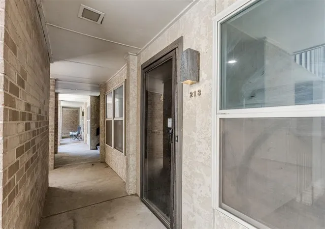Listing Photo 5 - Condo for sale in building located at 600 NW 4th St, Oklahoma, OK 73102 - Unit #213N
