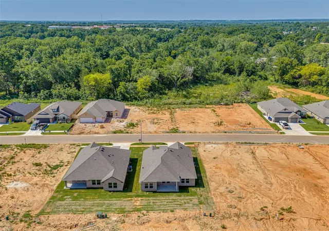33rd image of 1111 Wisteria Wy, Noble, OK 73068 | MLS# 1239967