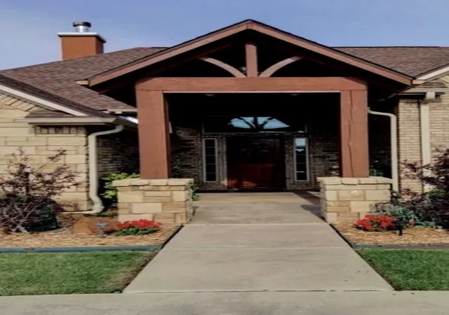 3rd image of 1431 Nw Still Water Trl, Lawton, OK 73507 | MLS# 1239971
